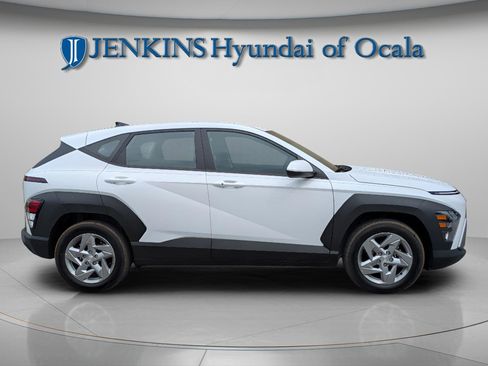 New 2026 Hyundai Kona SE image 2
