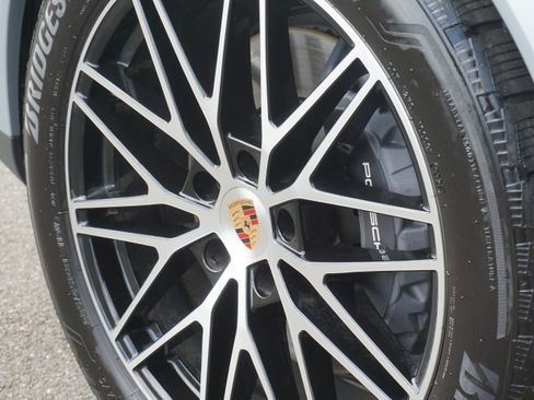Certified 2026 Porsche Cayenne Coupe AWD/4WD image 12