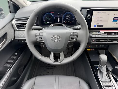 Used 2026 Toyota Camry XLE w/ Premium Plus Package AWD/4WD image 12