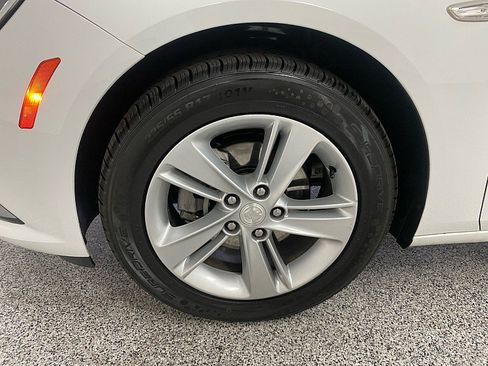 Used 2019 Buick Regal Preferred image 18