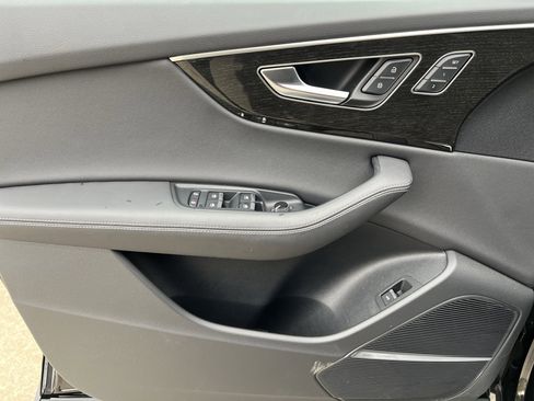 Used 2025 Audi Q8 Premium Plus w/ Premium Plus Package image 14