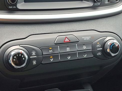 Used 2020 Kia Sorento LX FWD image 15