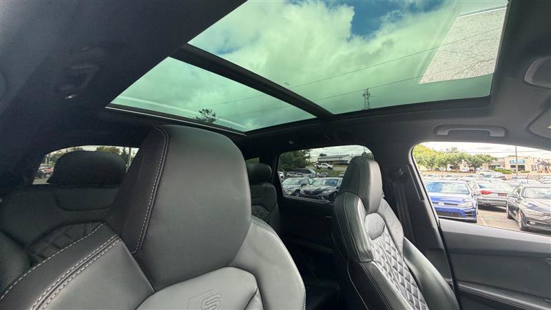 Used 2022 Audi SQ7 Premium Plus w/ SQ7 Executive Package AWD/4WD image 9