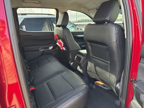 Used 2025 Ford Ranger Lariat w/ Trailer Tow Package image 17