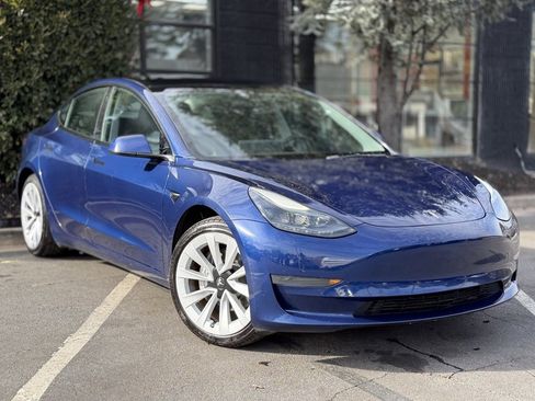 Used 2022 Tesla Model 3 Standard Range image 7