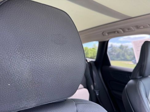 Used 2025 Volvo XC60 B5 Plus AWD/4WD image 30
