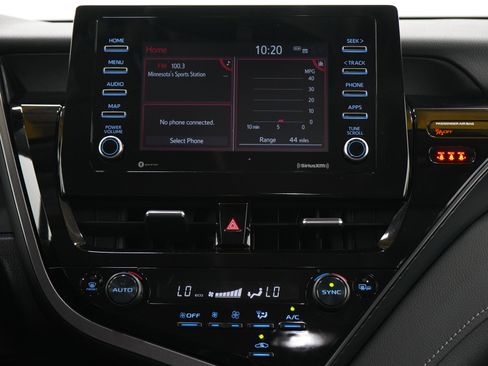 Used 2024 Toyota Camry SE FWD image 16