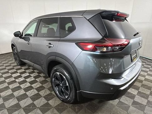 Certified 2026 Nissan Rogue SV AWD/4WD image 4