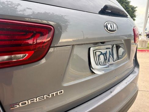 Used 2020 Kia Sorento FWD V6 image 10