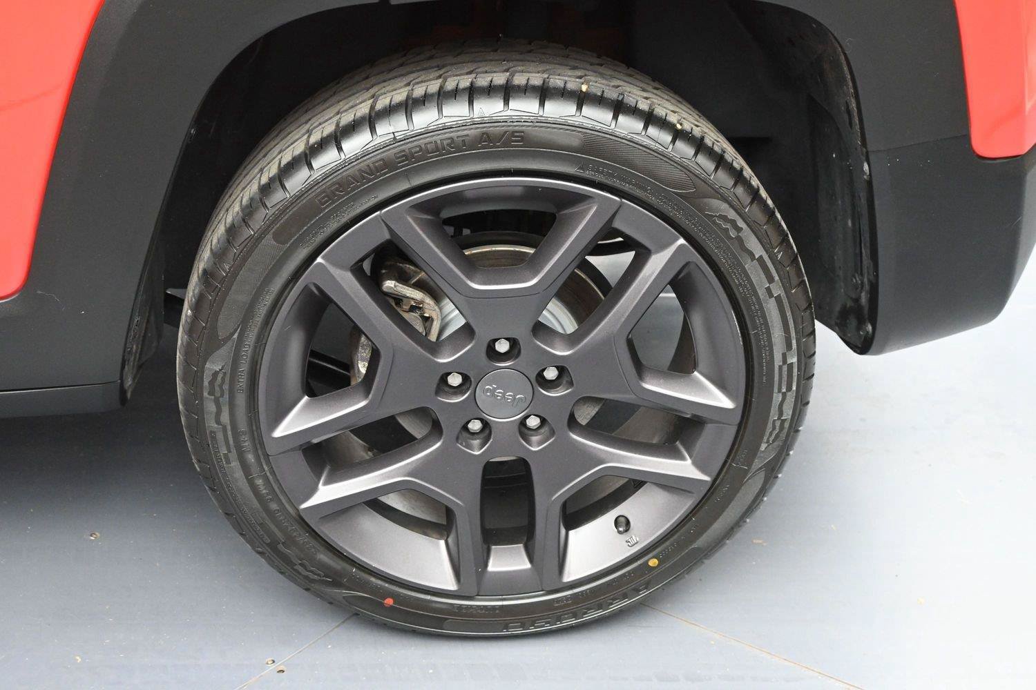 Used 2022 Jeep Renegade Latitude w/ Convenience Group AWD/4WD image 12