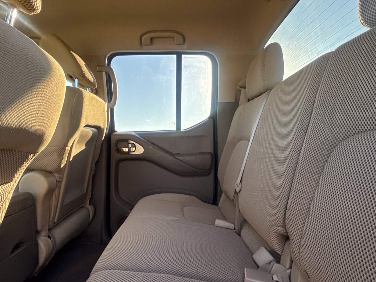 Used 2010 Nissan Frontier SE AWD/4WD image 41
