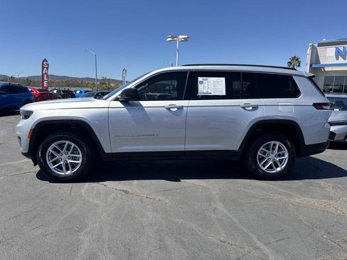 Used 2023 Jeep Grand Cherokee L Laredo RWD image 2