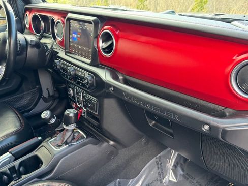 Used 2022 Jeep Wrangler Unlimited Rubicon w/ Cold Weather Group AWD/4WD image 27