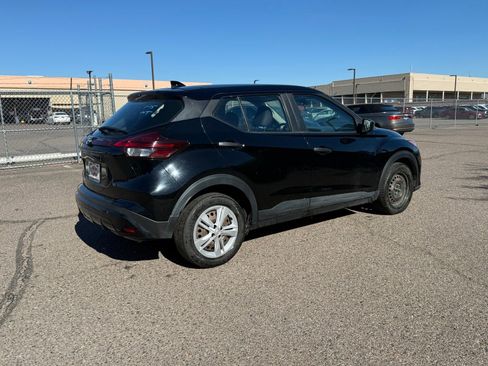 Used 2022 Nissan Kicks S image 5