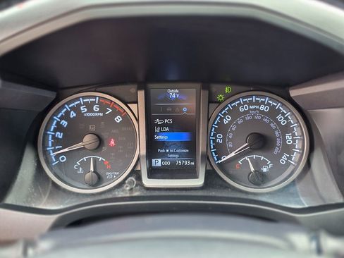 Used 2020 Toyota Tacoma TRD Sport image 30