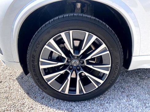Used 2022 Volvo XC90 T6 Momentum w/ Climate Package AWD/4WD image 22