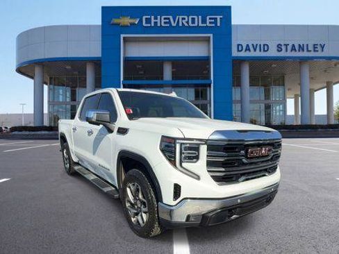 Used 2025 GMC Sierra 1500 SLT w/ SLT Premium Plus Package AWD/4WD image 2