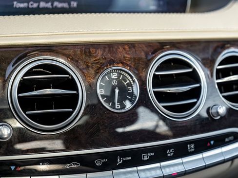 Used 2019 Mercedes-Benz S 560 Sedan image 30