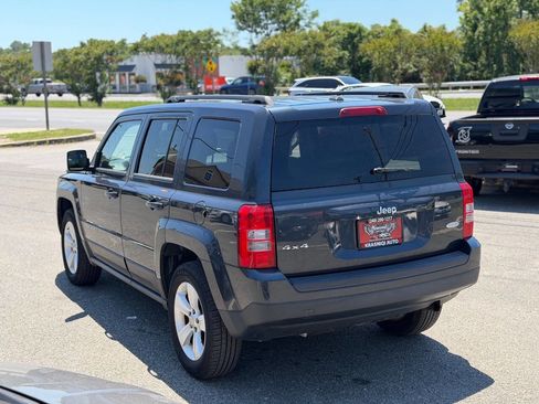 Used 2014 Jeep Patriot Latitude AWD/4WD image 7