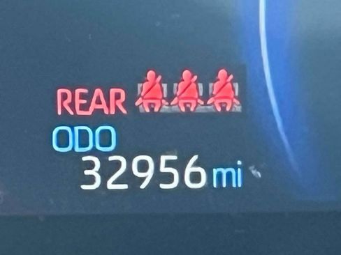 Used 2023 Toyota RAV4 SE w/ Weather & Moonroof Package image 25