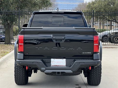 Used 2025 Toyota Tacoma Trailhunter image 5