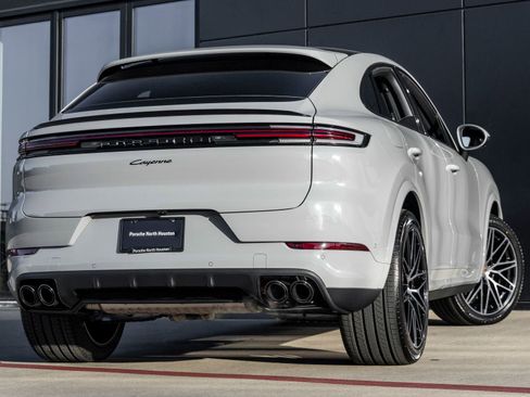 Certified 2026 Porsche Cayenne Coupe AWD/4WD image 11
