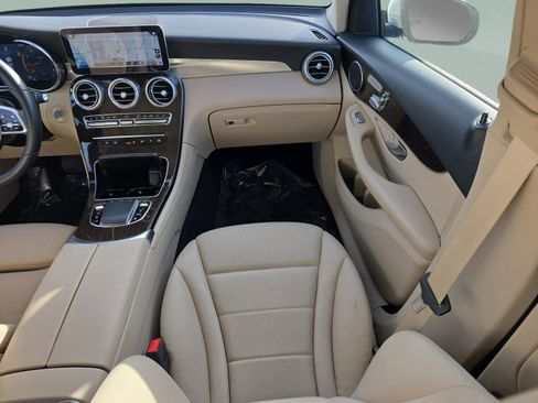 Used 2022 Mercedes-Benz GLC 300 image 10