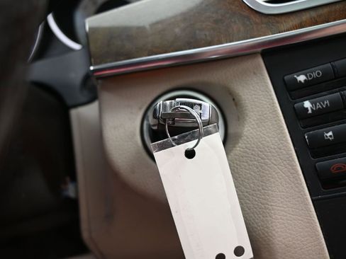 Used 2014 Mercedes-Benz E 350 Sedan image 27