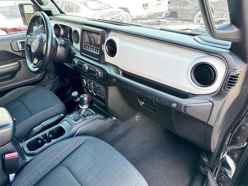 Used 2021 Jeep Wrangler Unlimited Islander image 32