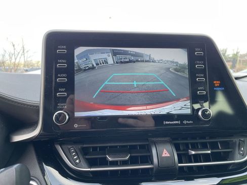 Used 2020 Toyota C-HR Limited image 13