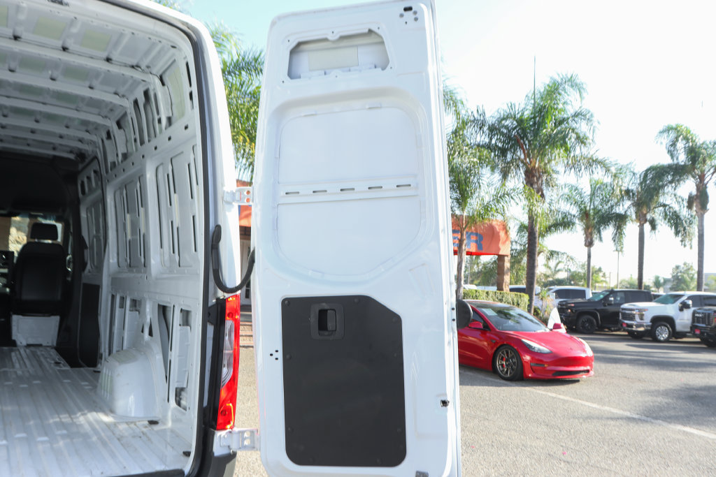 Used 2023 Mercedes-Benz Sprinter 2500 w/ Acoustic Package image 9