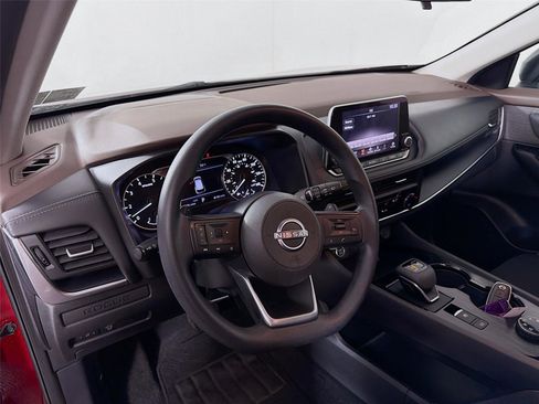 Used 2023 Nissan Rogue S AWD/4WD image 9