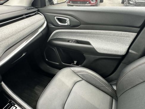 Used 2022 Jeep Compass Latitude AWD/4WD image 31