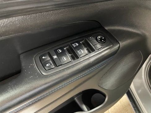 Used 2019 Jeep Grand Cherokee Laredo AWD/4WD image 20