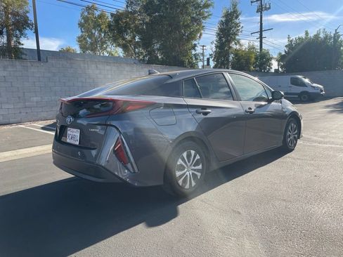 Used 2021 Toyota Prius Prime Limited FWD image 2