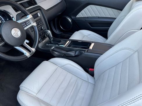 Used 2013 Ford Mustang Premium image 12