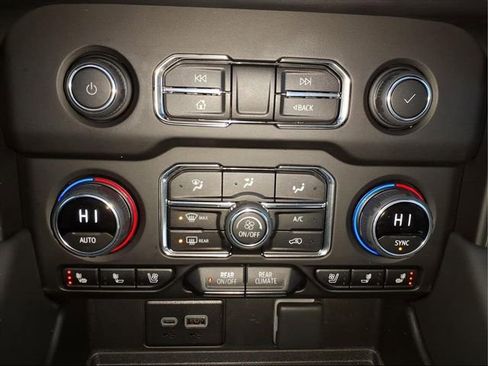 Used 2024 Chevrolet Tahoe Premier image 21