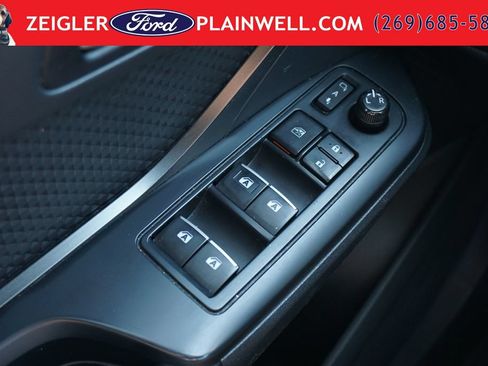 Used 2018 Toyota C-HR XLE FWD image 30