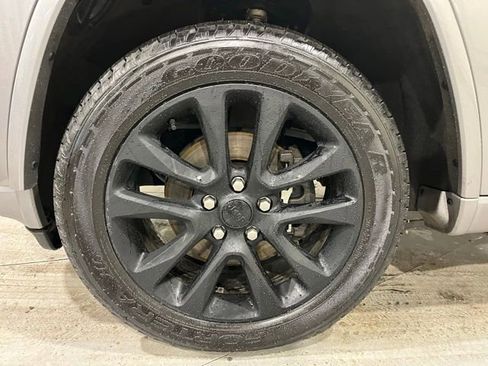 Used 2020 Jeep Grand Cherokee Altitude image 14