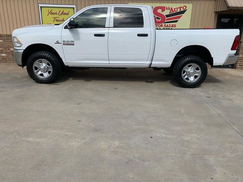 Used 2018 RAM 2500 Tradesman w/ Chrome Appearance Group AWD/4WD image 5