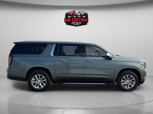 Used 2023 Chevrolet Suburban Premier image 8