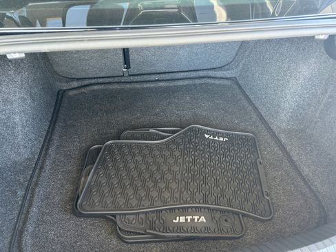 Used 2023 Volkswagen Jetta SE w/ Panoramic Sunroof Package FWD image 12