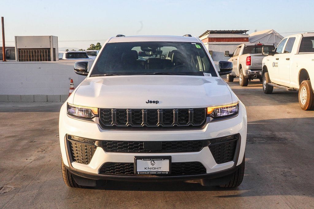 New 2026 Jeep Grand Cherokee Altitude AWD/4WD image 3