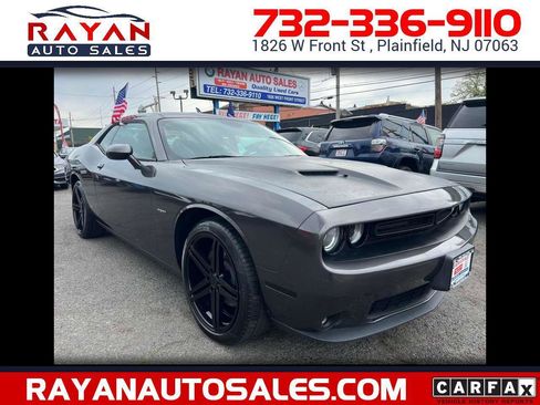 Used 2017 Dodge Challenger R/T RWD image 1