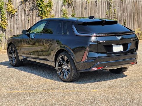 New 2026 Cadillac Lyriq Signature Sport w/ LPO, Floor Liner Package AWD/4WD image 6