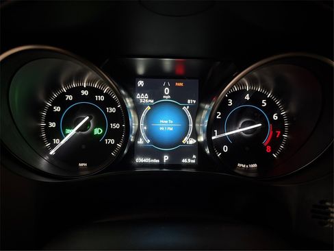 Used 2020 Jaguar F-PACE Premium image 19