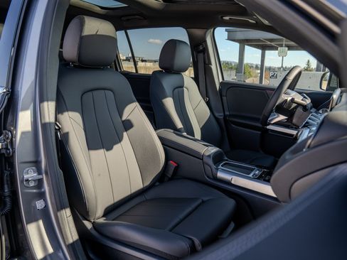Certified 2026 Mercedes-Benz GLB 250 4MATIC image 28