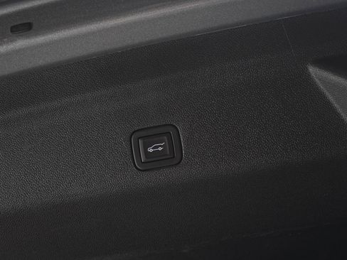 Used 2025 GMC Yukon XL Denali Ultimate w/ LPO, Floor Liner Package image 21