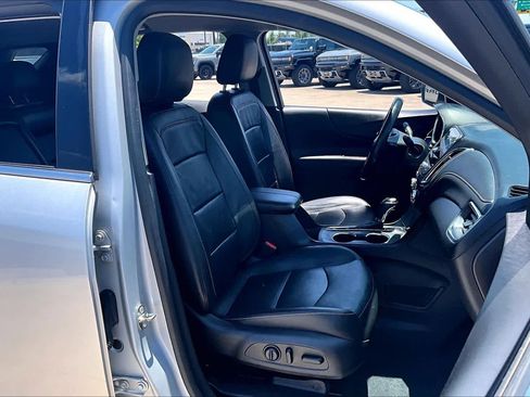 Used 2018 Chevrolet Equinox Premier AWD/4WD image 9