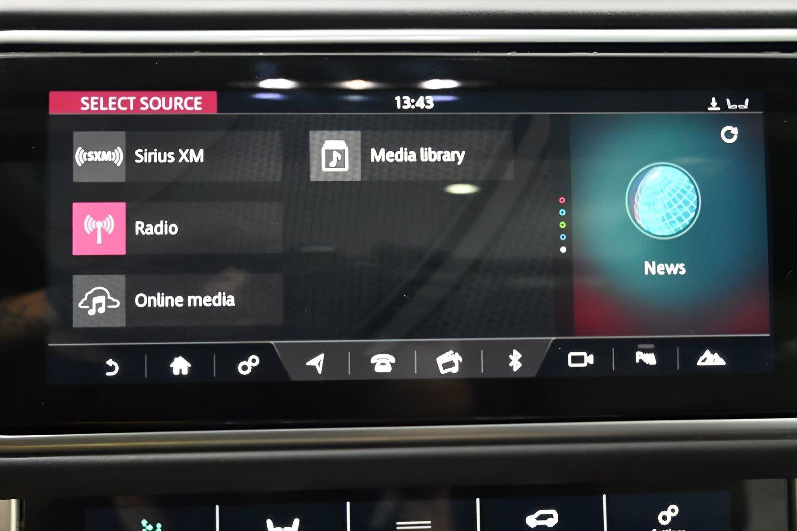 Used 2018 Land Rover Range Rover Supercharged AWD/4WD image 27